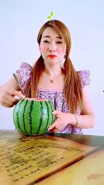 吃瓜的瓜姐,揭秘娱乐圈那些不为人知的幕后故事  第2张