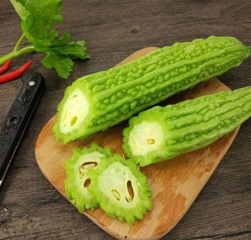 熊笑笑吃瓜,揭秘娱乐圈背后的那些事儿