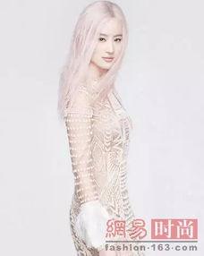 宋慧乔吃瓜脸图片,颜值依旧在线