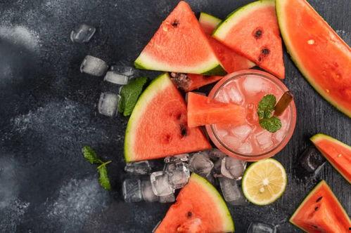 吃瓜吃的拳头都硬了图片,吃瓜群众拳头硬了，揭秘幕后真相