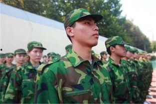 夏天军训吃瓜  第3张