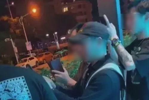 酒吧里吃瓜视频