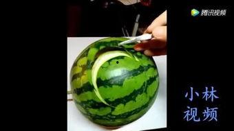 小伙吃哈密瓜视频  第2张